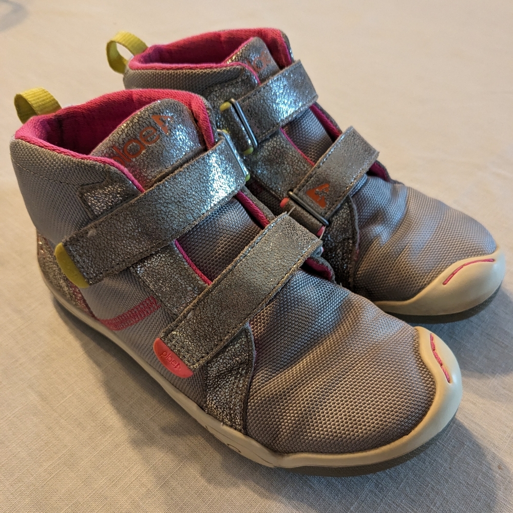 Plae high top sneaker